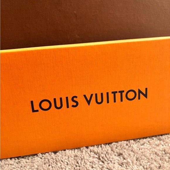 Authentic Louis Vuitton Monogram Brown Phone Case - Picture 2 of 8